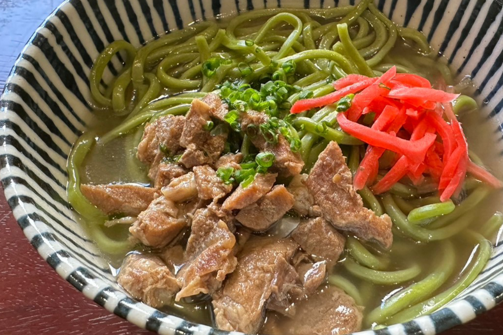 てぃーだキッチン八重山そばモリンガ麵